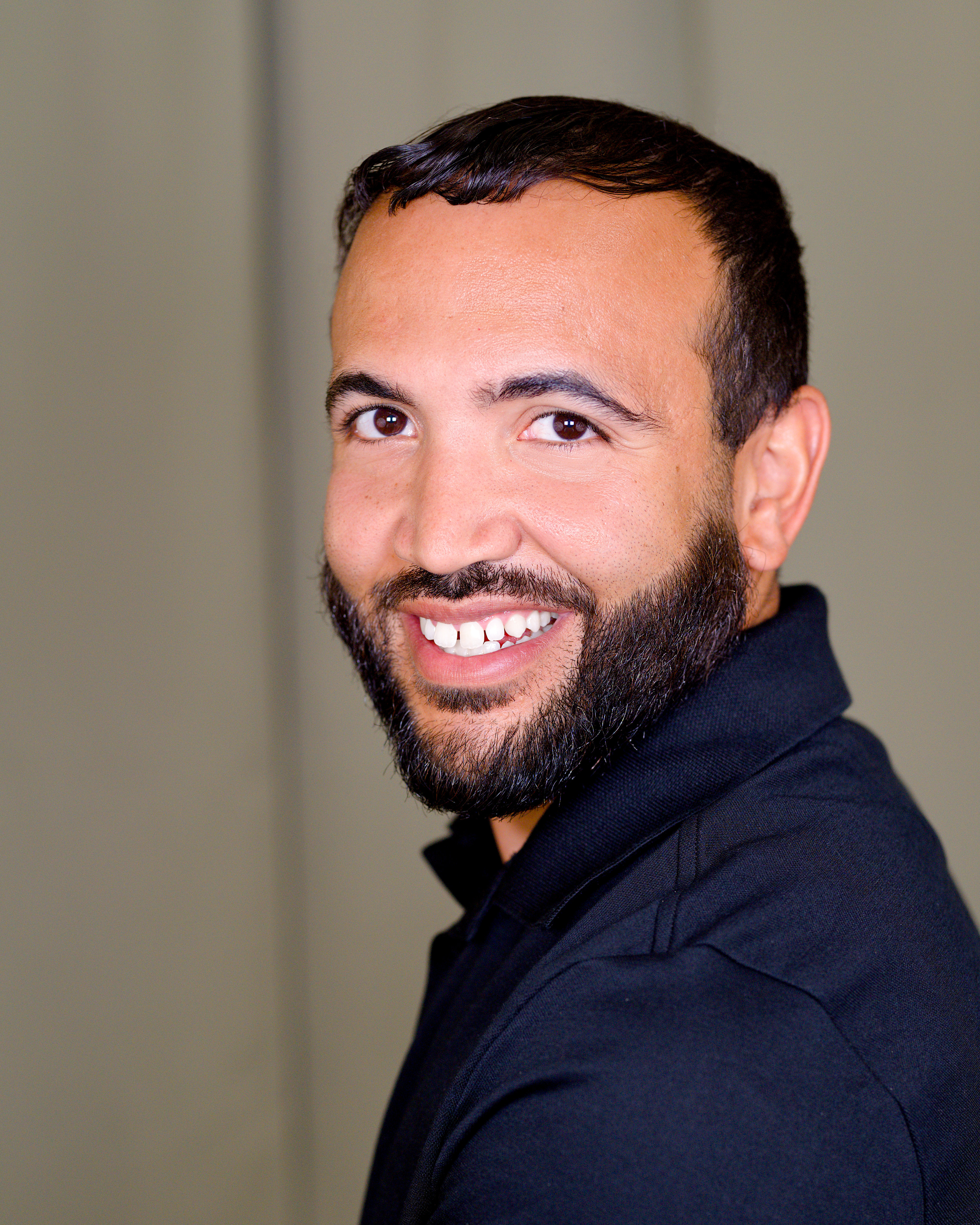 Headshot 6